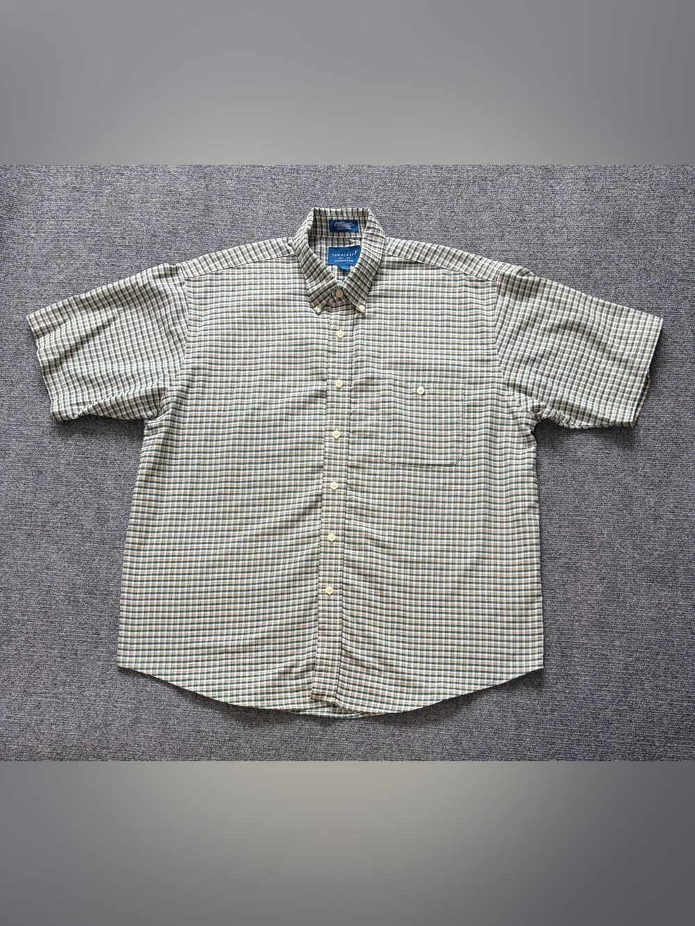 Towncraft Men’s L Green Plaid Short Sleeve Button Down Shirt Wrinkle Free